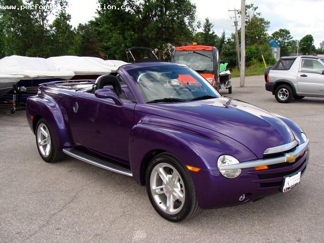 2004 Chevrolet SSR - Image 2