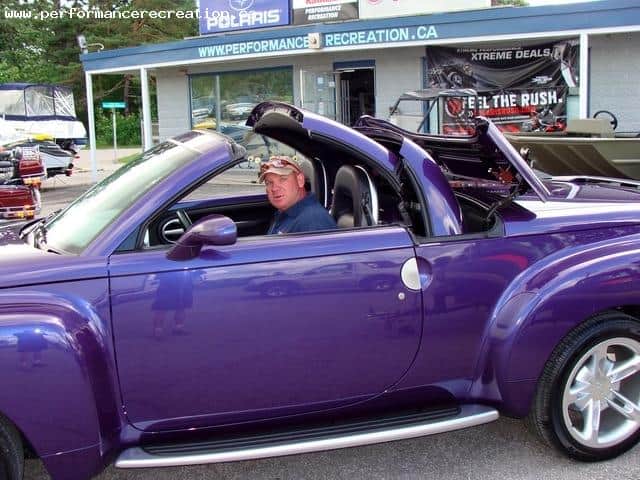 2004 Chevrolet SSR - Image 3