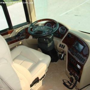 2007 Newmar Essex 4508 – Bath & 1/2