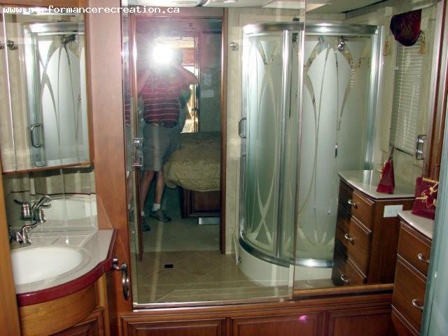2007 Newmar Essex 4508 - Bath & 1/2 - Image 4