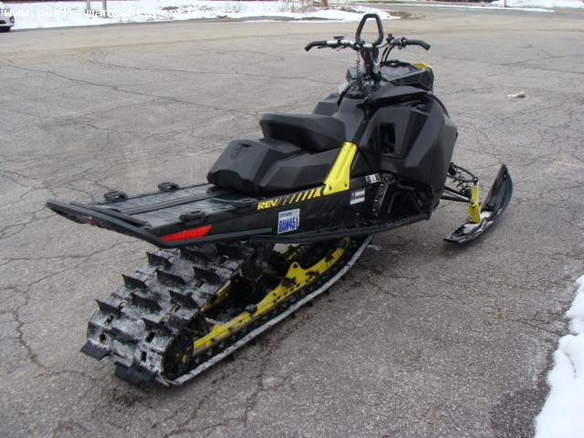 2018 SkiDoo 850 Renegade BackCountry X 146 - Image 4