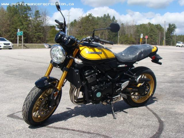 2024 Kawasaki Z900 RS SE